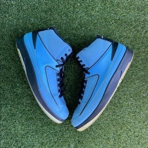 AIR JORDAN 2 “ UNI BLE & BLK “ Size 13